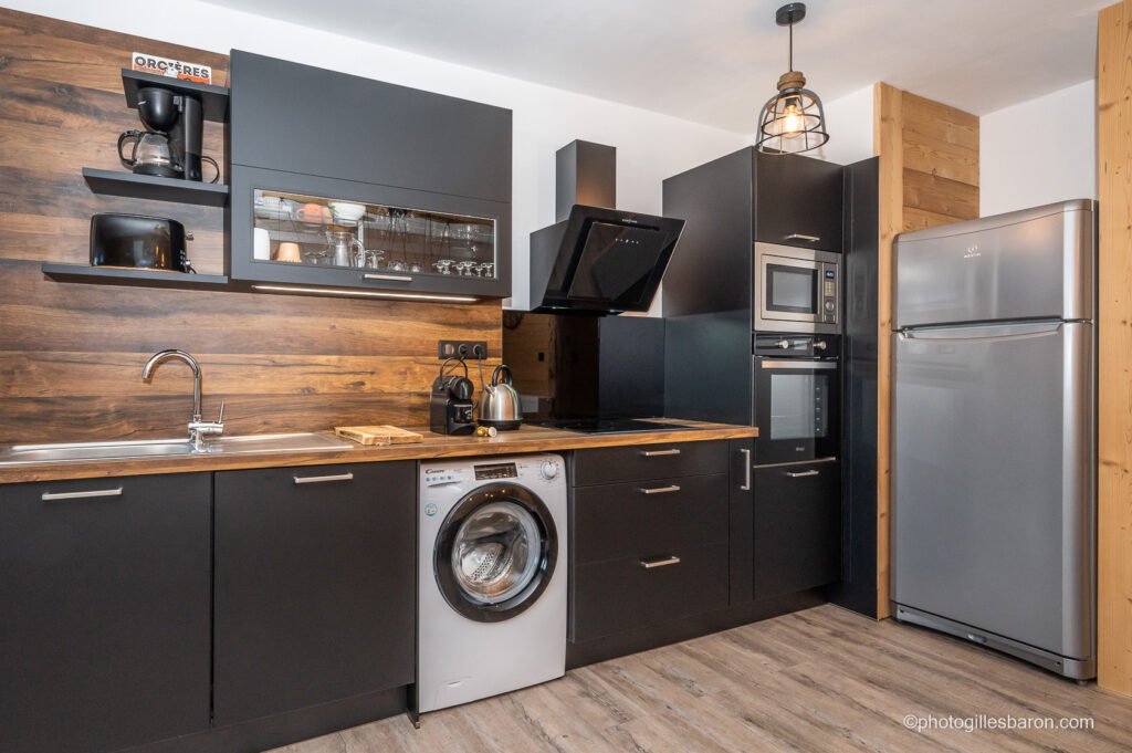 Cuisine moderne tout équipée de l'appartement Horizon 1800 à Orcières